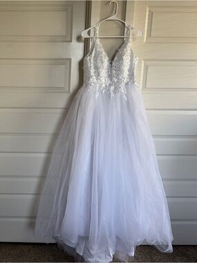 White Tulle Wedding Dress with Lace Bodice size 10